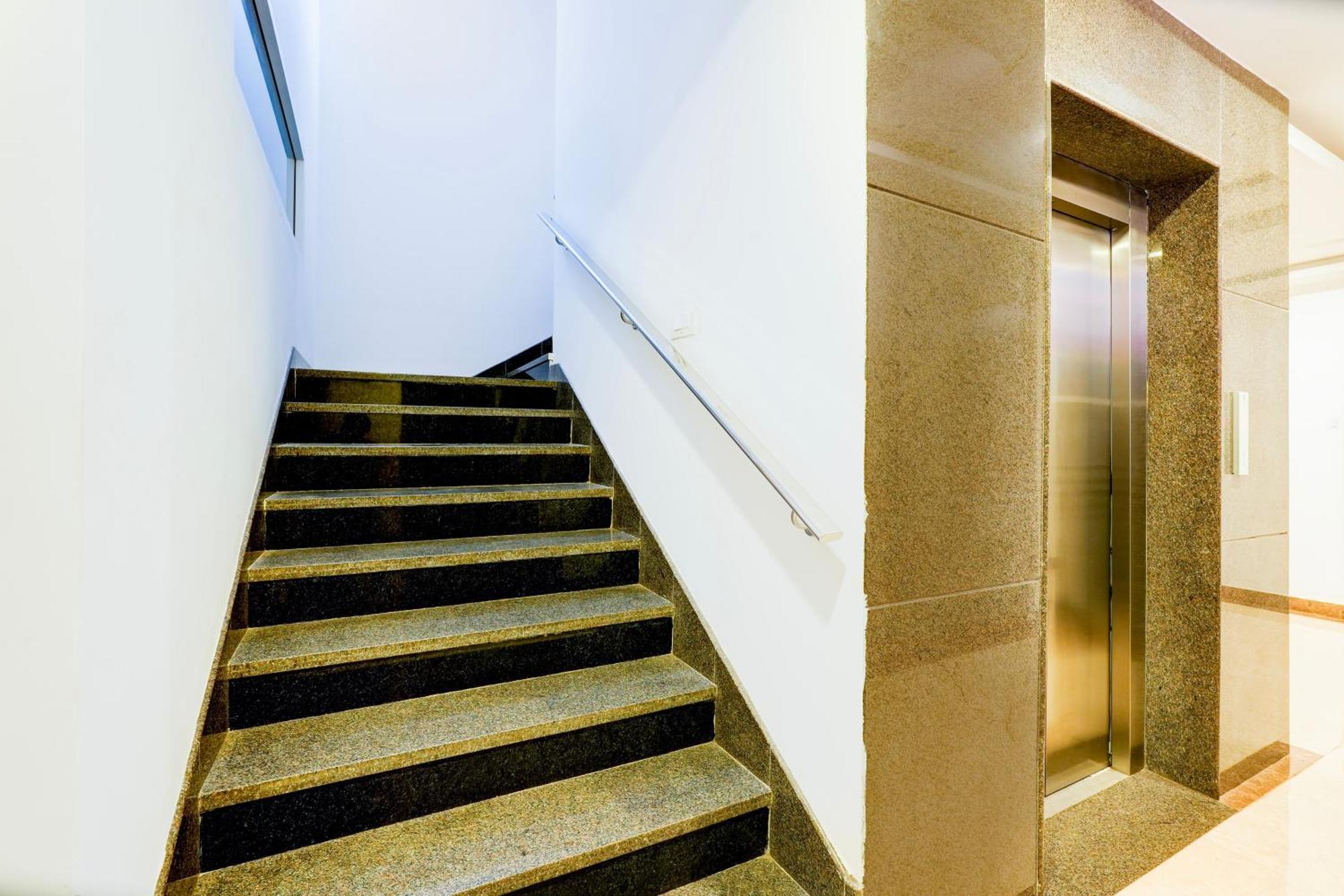 Super Townhouse Oak Aecs Formerly Bangalore Times מראה חיצוני תמונה